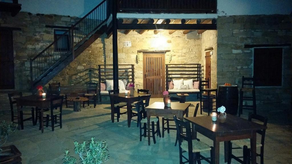 Teacher'S House Maroni المظهر الخارجي الصورة