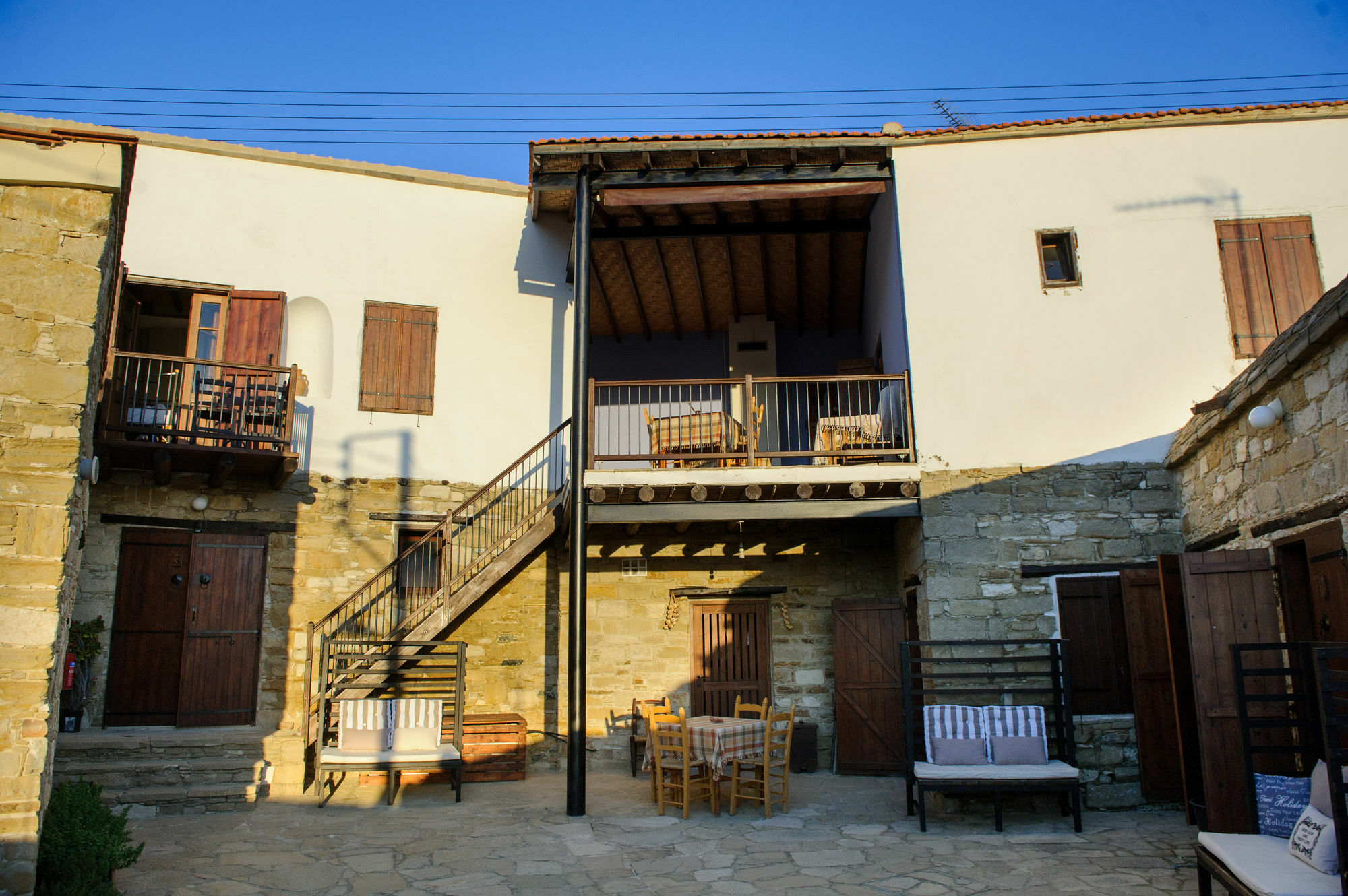Teacher'S House Maroni المظهر الخارجي الصورة